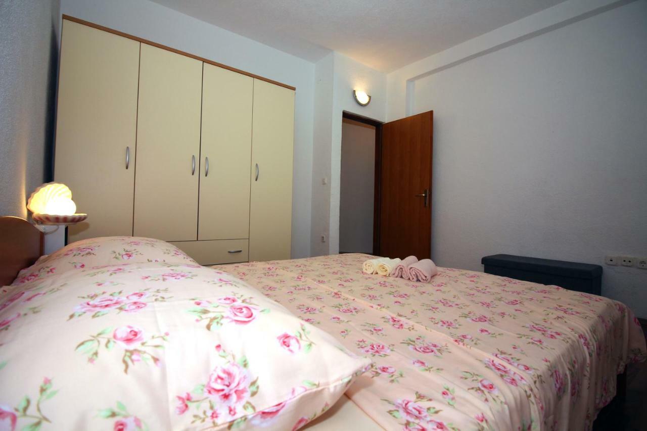 Apartmani Nika Tisno Zewnętrze zdjęcie